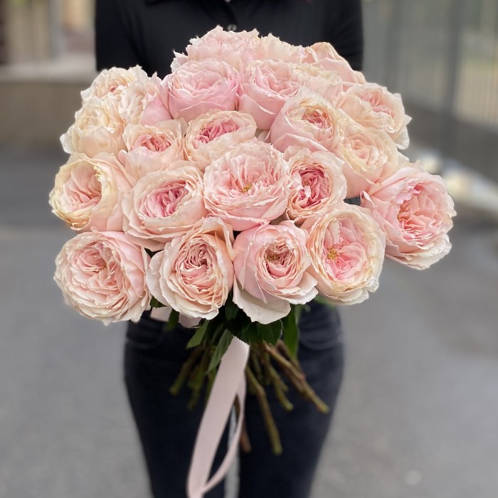 Пионовидная роза Тсумуги