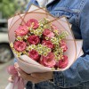 Пионовидные розы Глендора с ромашками