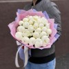 Букет из 25 белых пионов