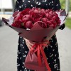 25 бордовых пионов Голландия
