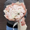 Букет из 25 кремовых пионов Фестива