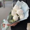 Букет из 5 белых пионов