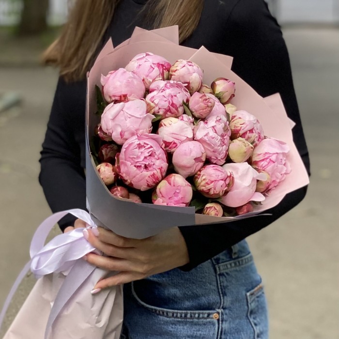 15 кустовых пионов Сара Бернар