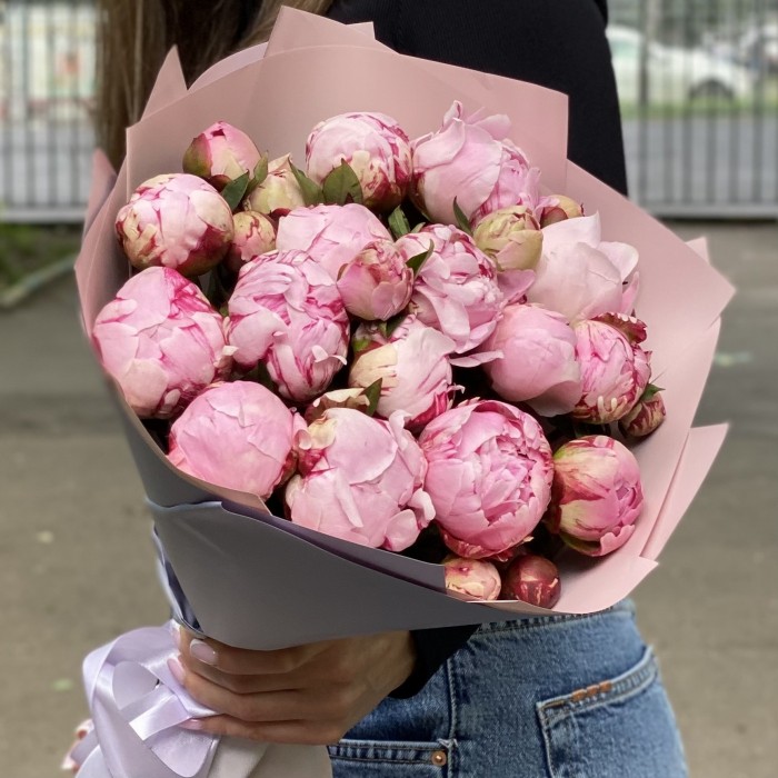 15 кустовых пионов Сара Бернар