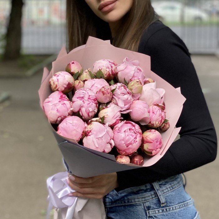 15 кустовых пионов Сара Бернар