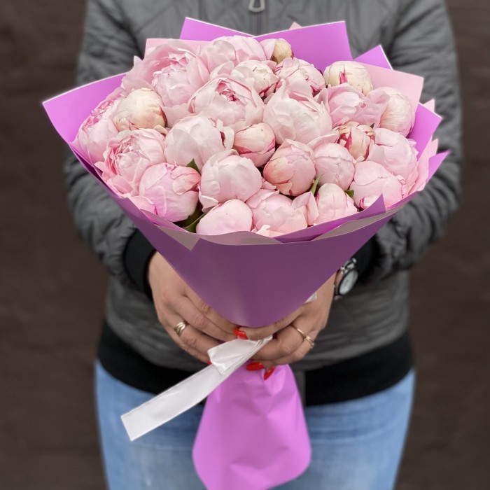 Букет из 25 пионов Сара Бернар