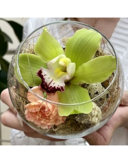 Пасхальная мини-композиция с зелёной орхидеей