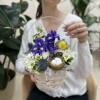 Пасхальная композиция с ирисами