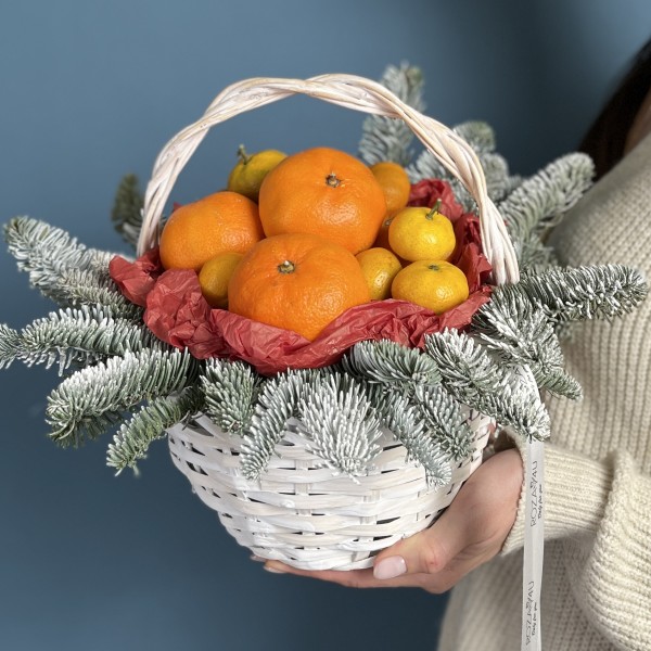 Новогодняя корзина с мандаринками и нобилисом