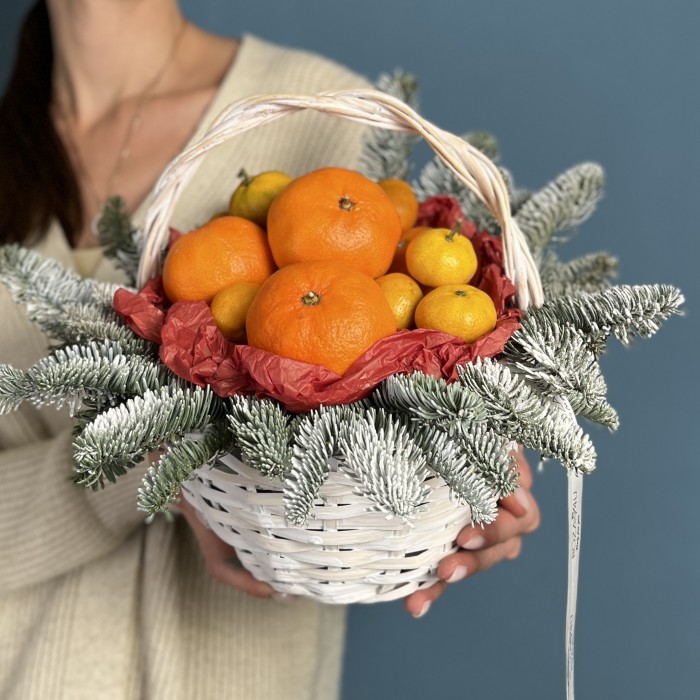 Новогодняя корзина с мандаринками и нобилисом