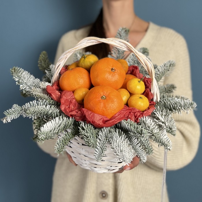 Новогодняя корзина с мандаринками и нобилисом