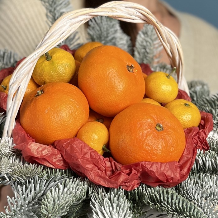 Новогодняя корзина с мандаринками и нобилисом