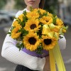 11 подсолнухов в коробке