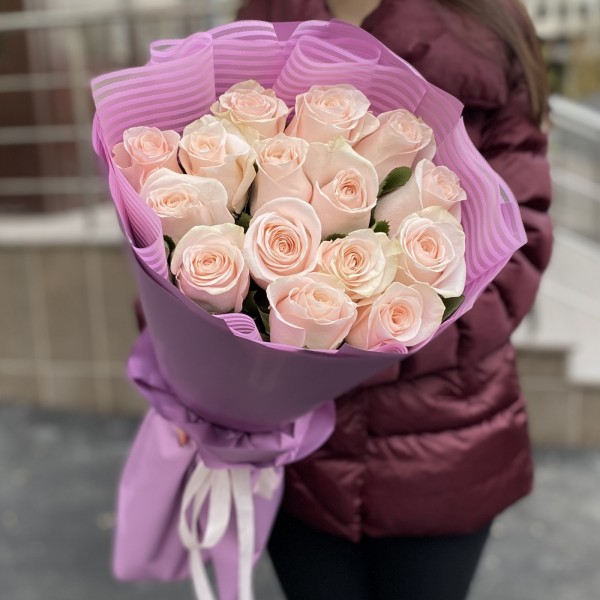 15 высоких розовых роз Помароса