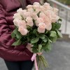 25 нежно-розовых роз Помароса