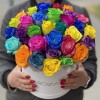 Радужные розы в шляпной коробке