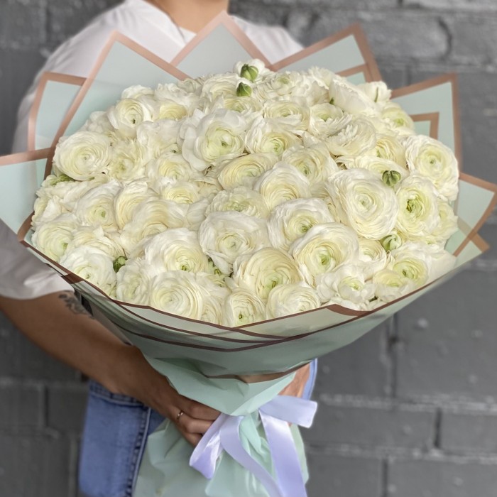 101 белый ранункулюс