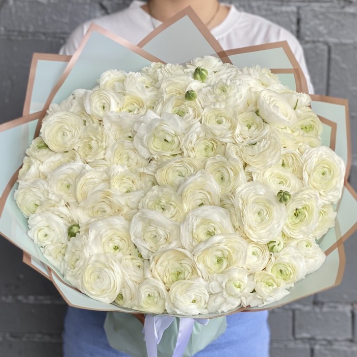 101 белый ранункулюс