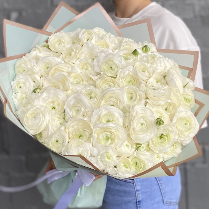 101 белый ранункулюс