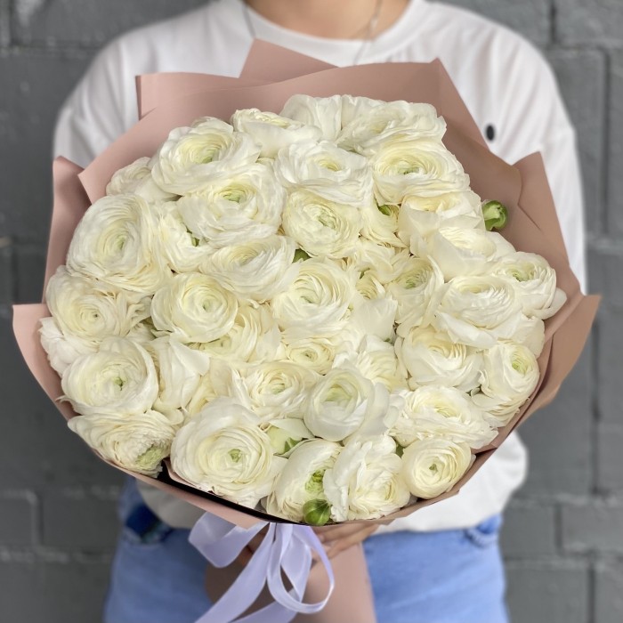 51 белый ранункулюс