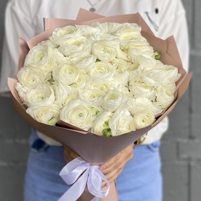 51 белый ранункулюс