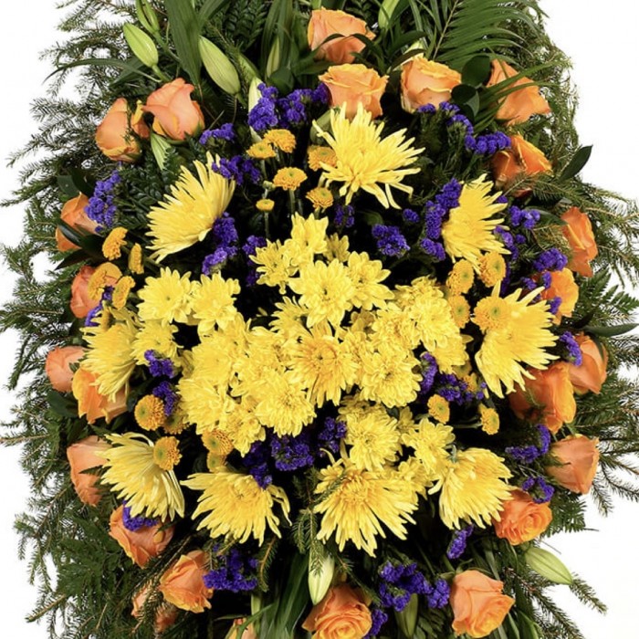 Траурный венок из живых цветов 130 см. № 52