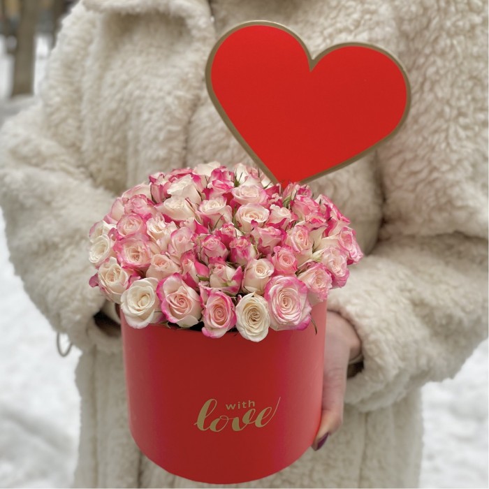 Кустовые розы Reflex в коробке