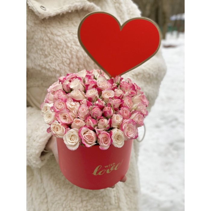 Кустовые розы Reflex в коробке