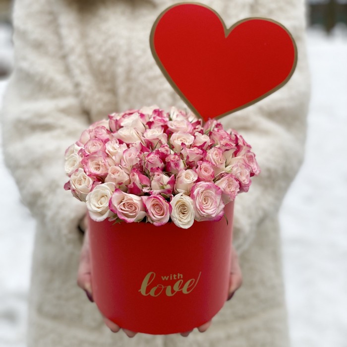 Кустовые розы Reflex в коробке