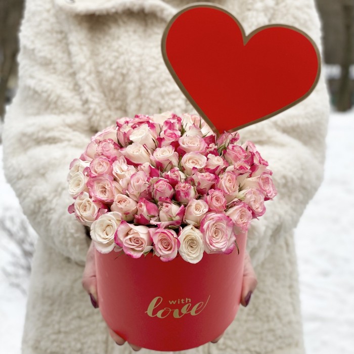 Кустовые розы Reflex в коробке