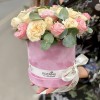 Дуэт пионовидных роз в коробке