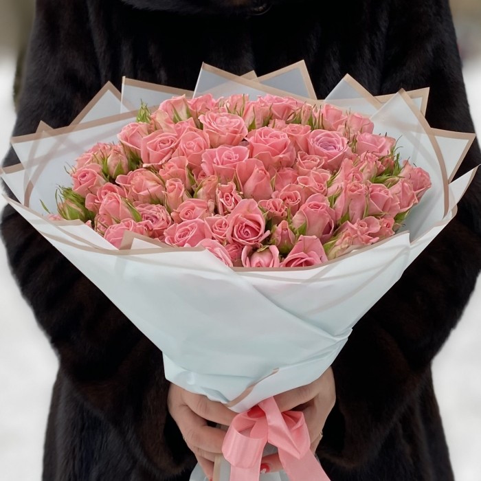 25 кустовых роз Натали 50 см
