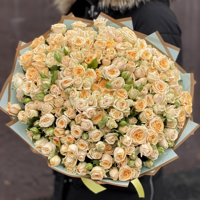 51 кремовая кустовая роза Тринити 50 см