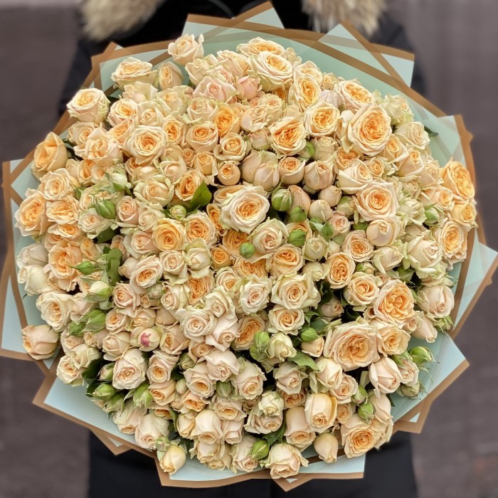 51 кремовая кустовая роза Тринити 40см