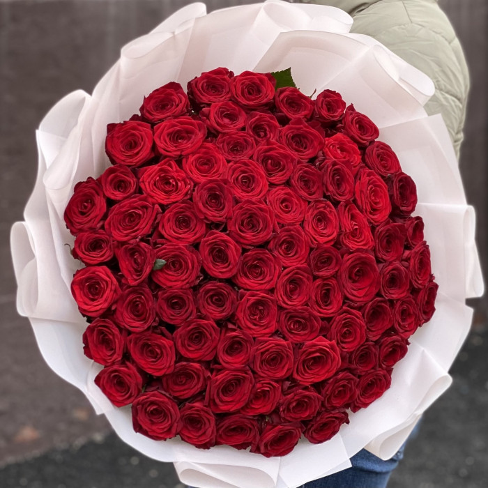 75 красных роз 60 см