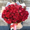 25 красных пионовидных роз
