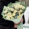 15 кустовых роз Сноу Бабл с эвкалиптом