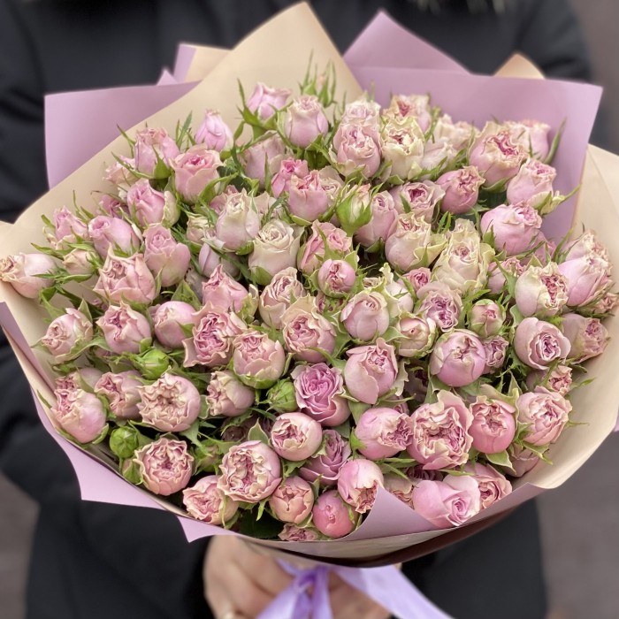 25 кустовых роз Моутаун 50 см