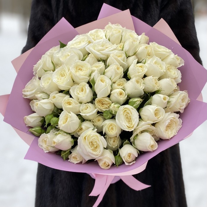25 кустовых роз сорта Сноу Бабл 40см