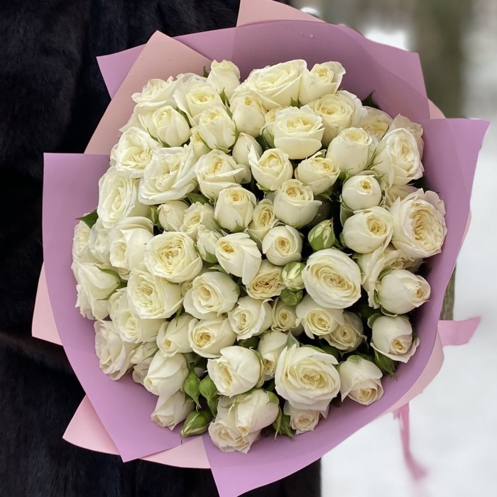 25 кустовых роз сорта Сноу Бабл 40см