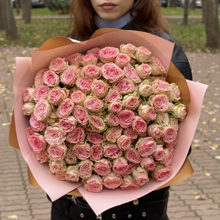 Букет из 25 кустовых роз Babby Follies