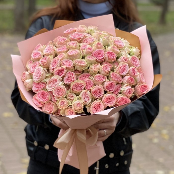 Букет из 25 кустовых роз Babby Follies