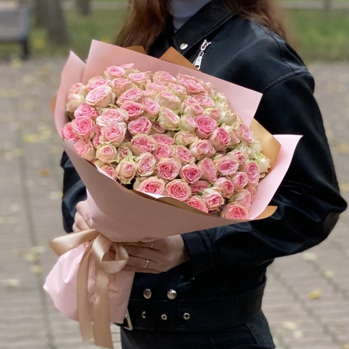 Букет из 25 кустовых роз Babby Follies