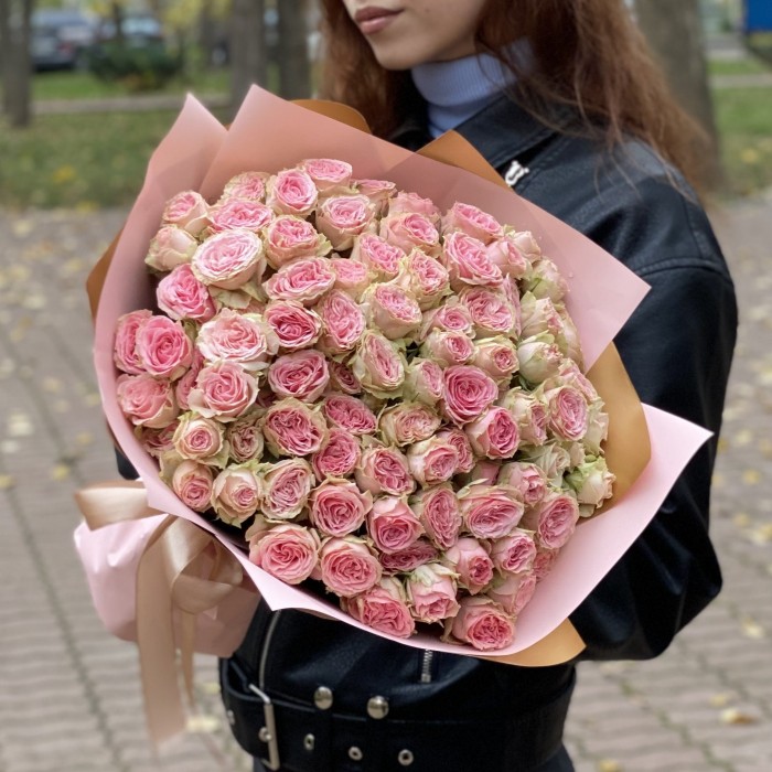 Букет из 25 кустовых роз Babby Follies