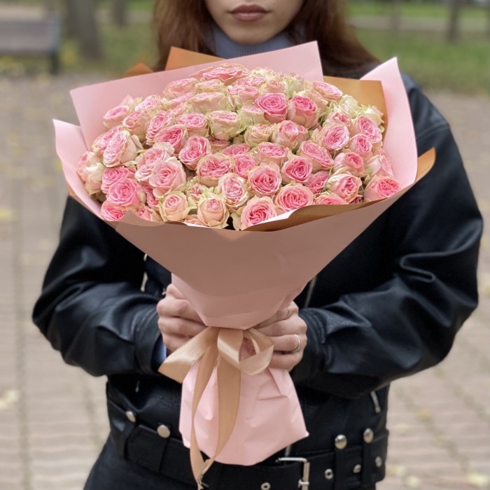 Букет из 25 кустовых роз Babby Follies