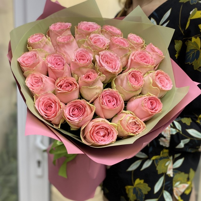 25 пионовидных роз Софи Лорен