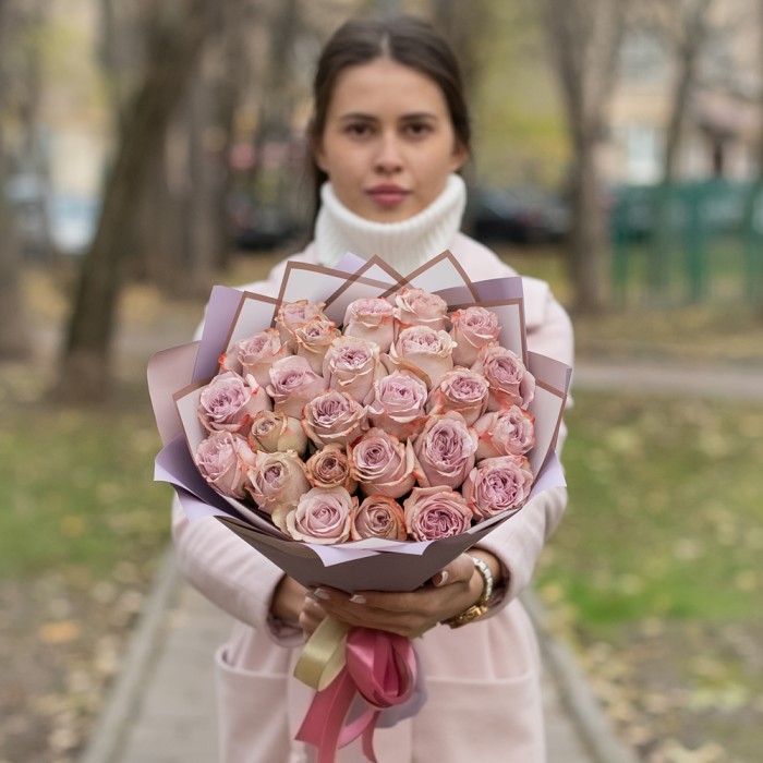 25 пионовидных роз Lilac Wonder