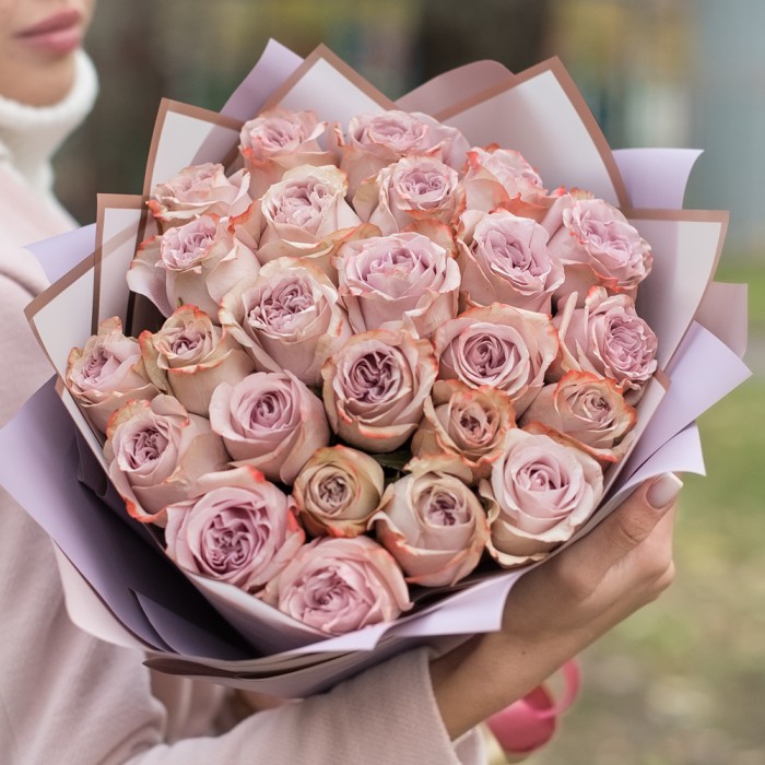 25 пионовидных роз Lilac Wonder