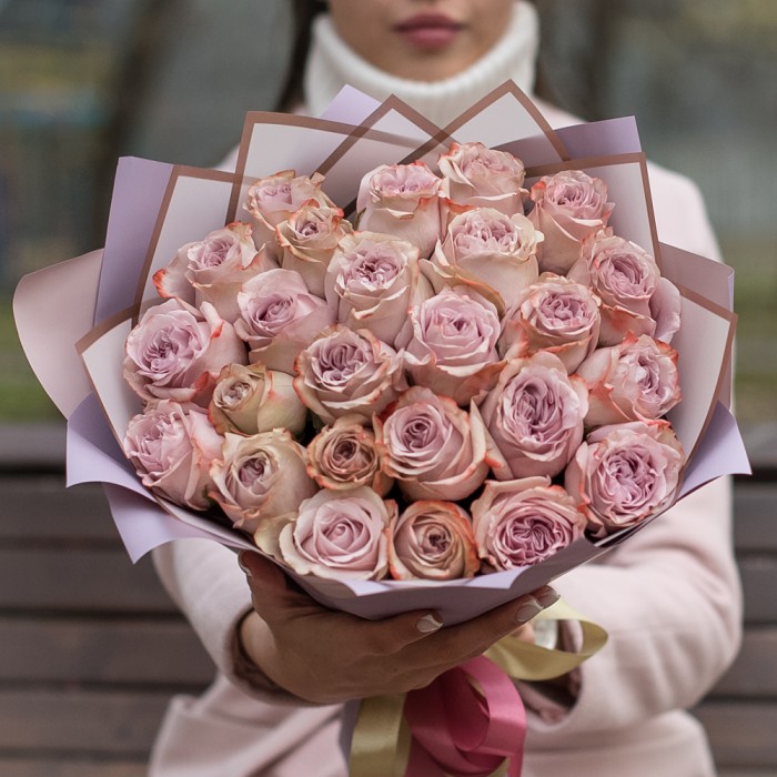 25 пионовидных роз Lilac Wonder