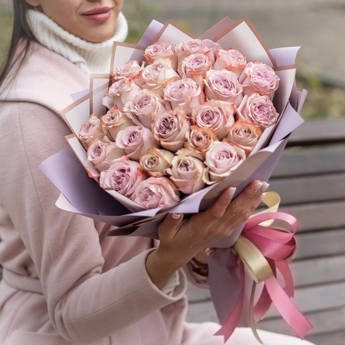 25 пионовидных роз Lilac Wonder